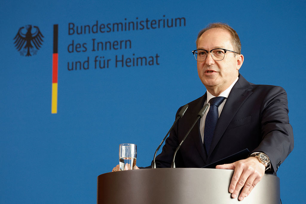 Königreich Deutschland förbjuds i Tyskland − fyra gripna i razzia