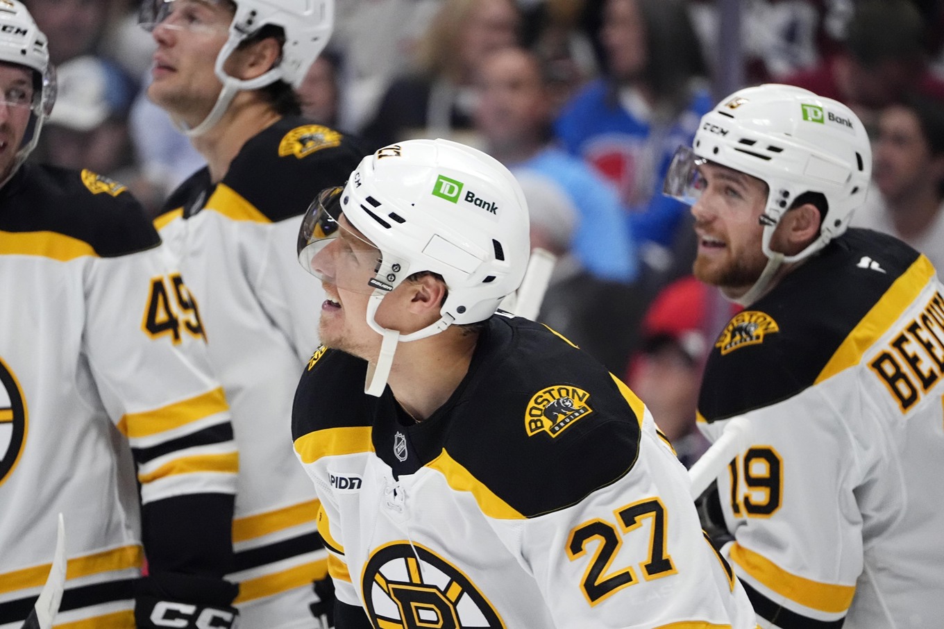 Boston förlängde sviten – två poäng från Lindholm